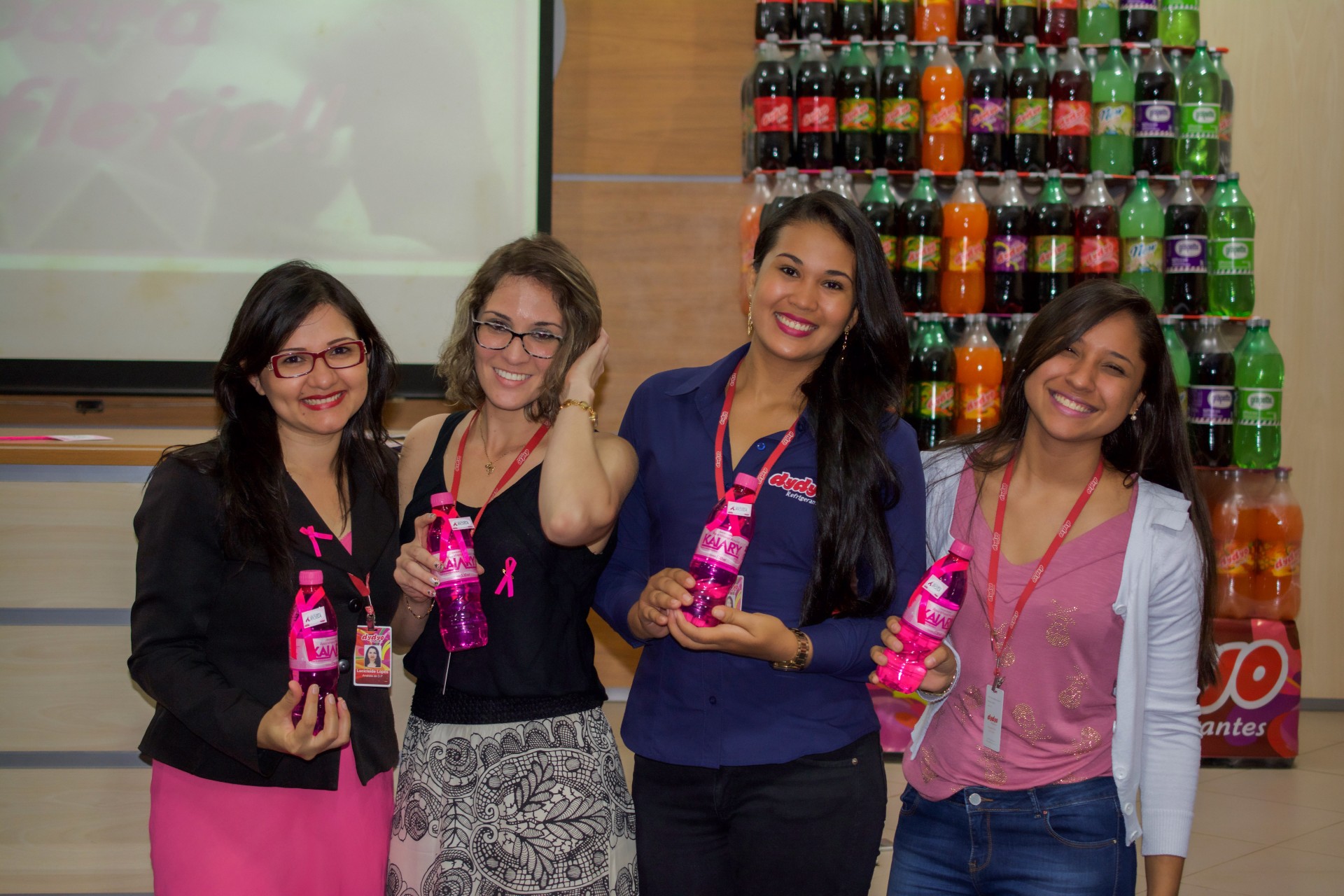 Ação do Outubro Rosa mobiliza colaboradoras