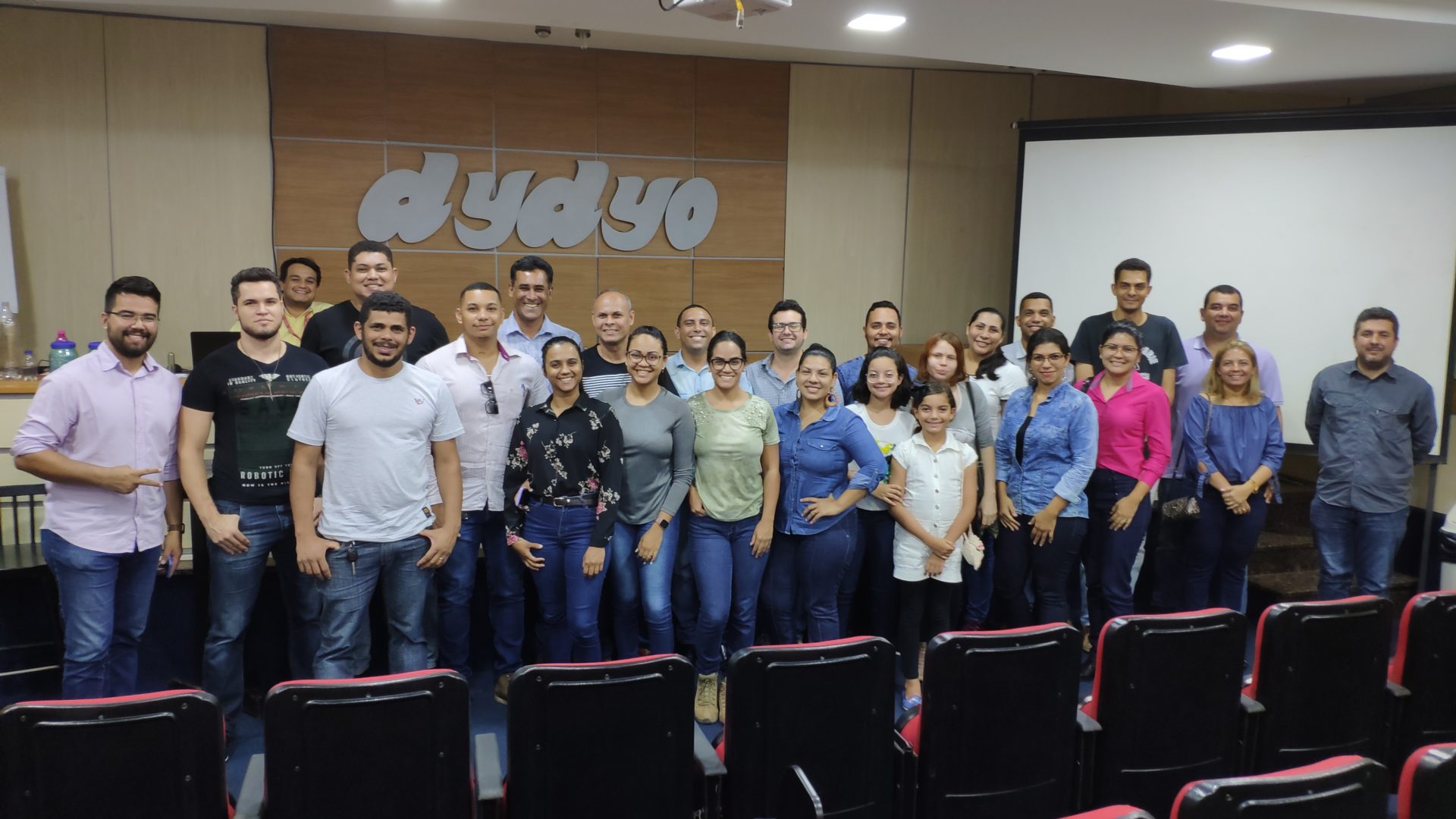 Alunos da Pós-graduação em Segurança do trabalho visitam fábrica da Dydyo