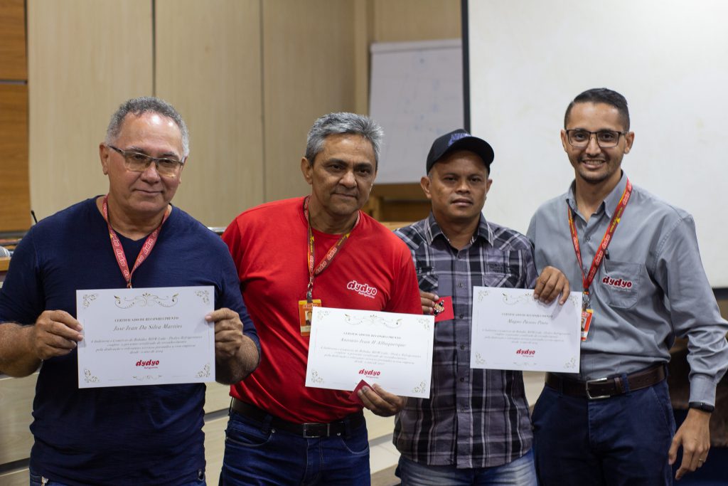 Dydyo homenageia colaboradores pela dedicação e relevantes serviços prestados